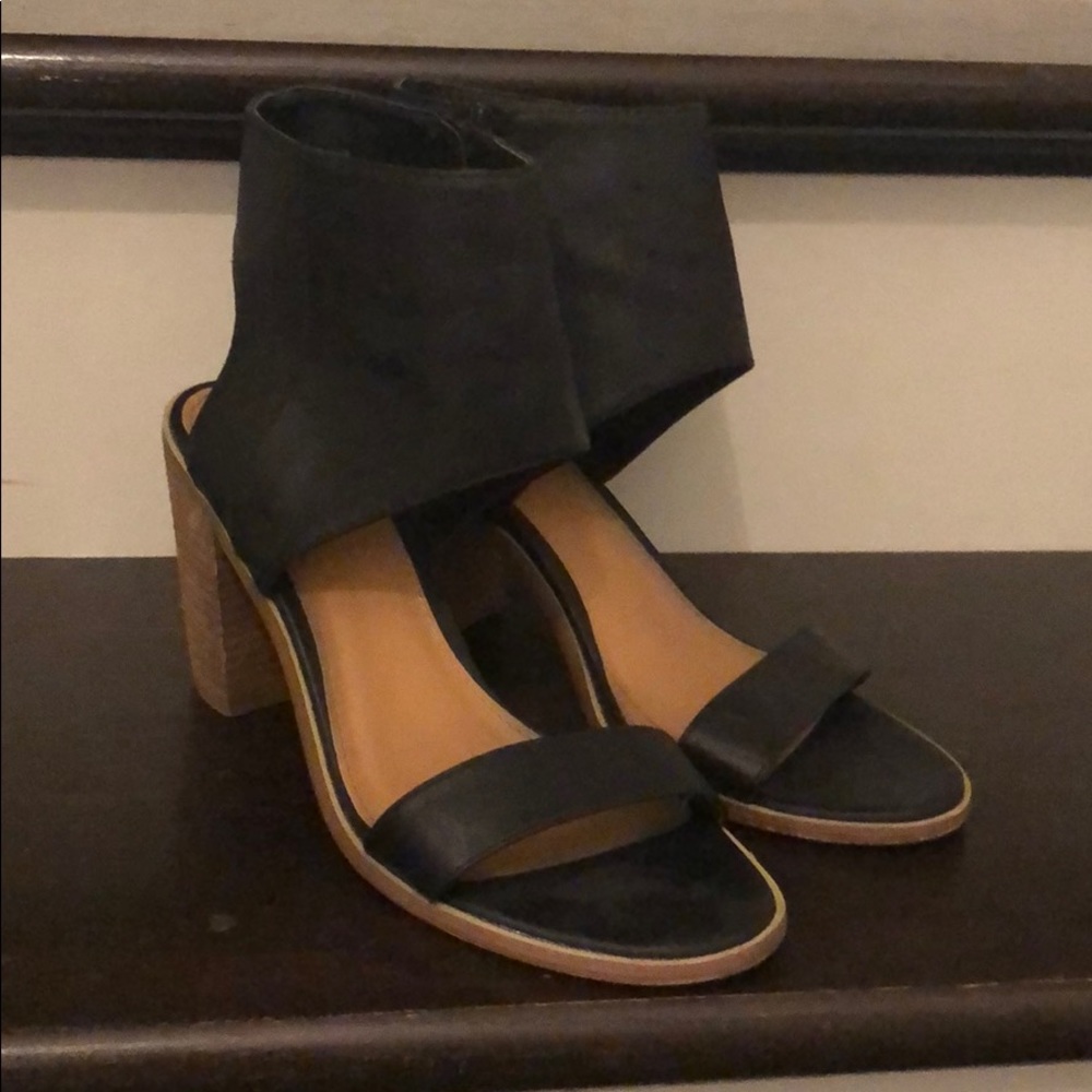 Black wedge heels
